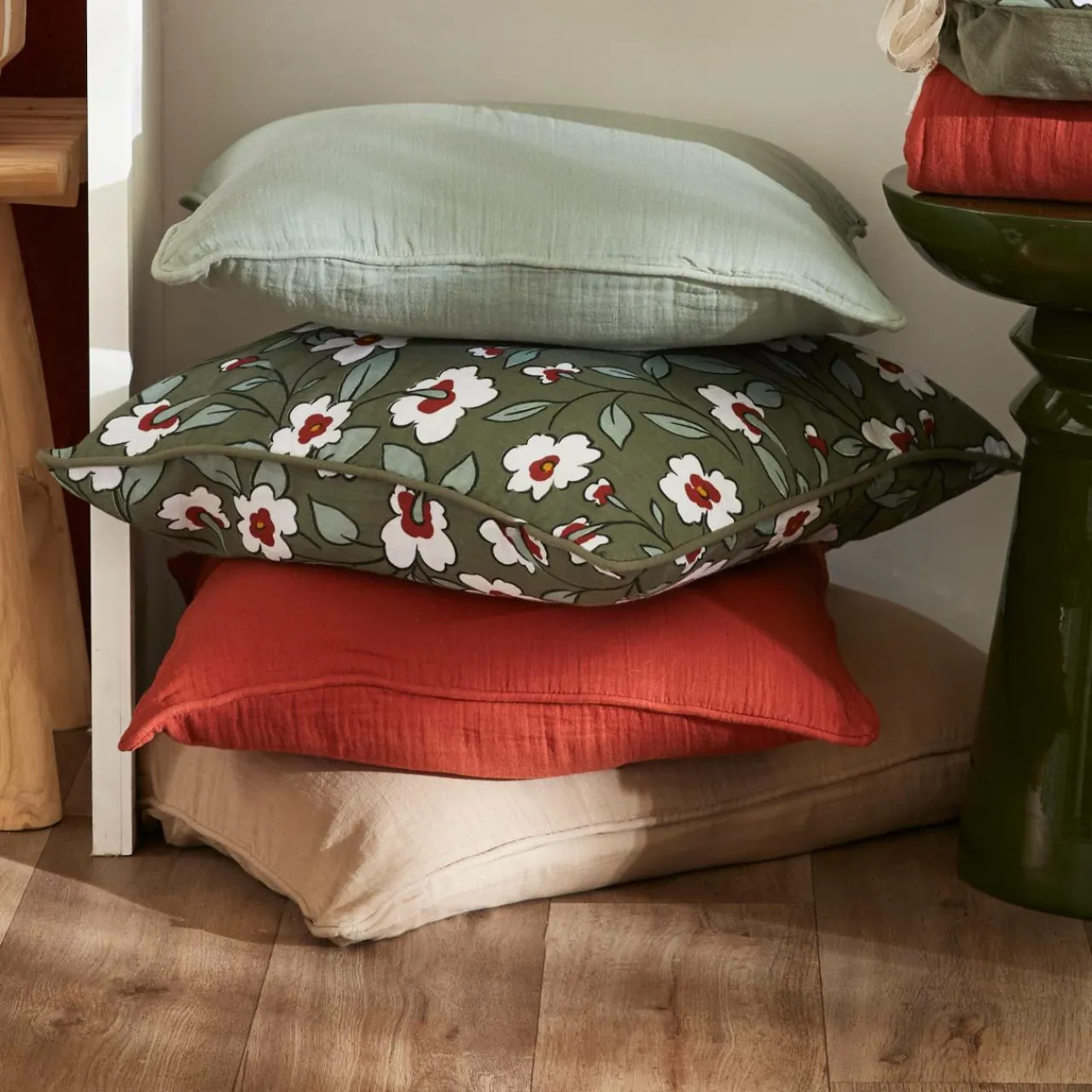 Coussin Et Housse|EMINZA Coussin carré gaze de coton (45 x 45 cm) Gaïa Marguerite Vert Romarin