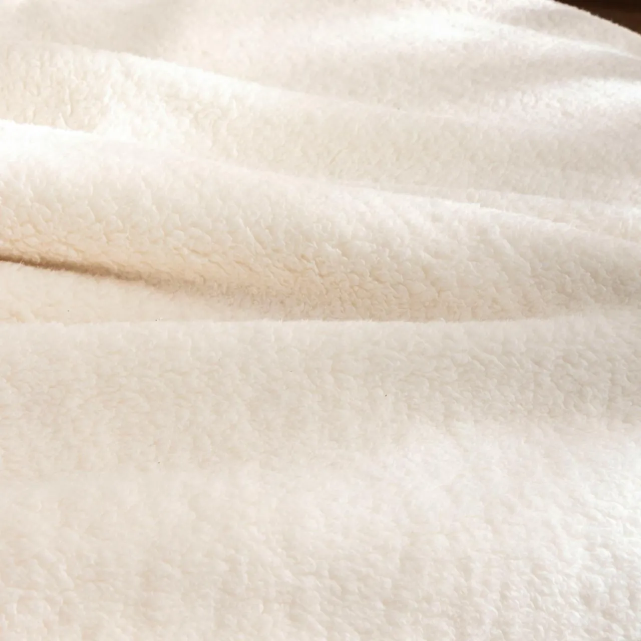 Couvre-Lit Et Édredon|douceur d'intu017drieur Couvre-lit effet sherpa (240 x 220 cm) Calinou Ecru