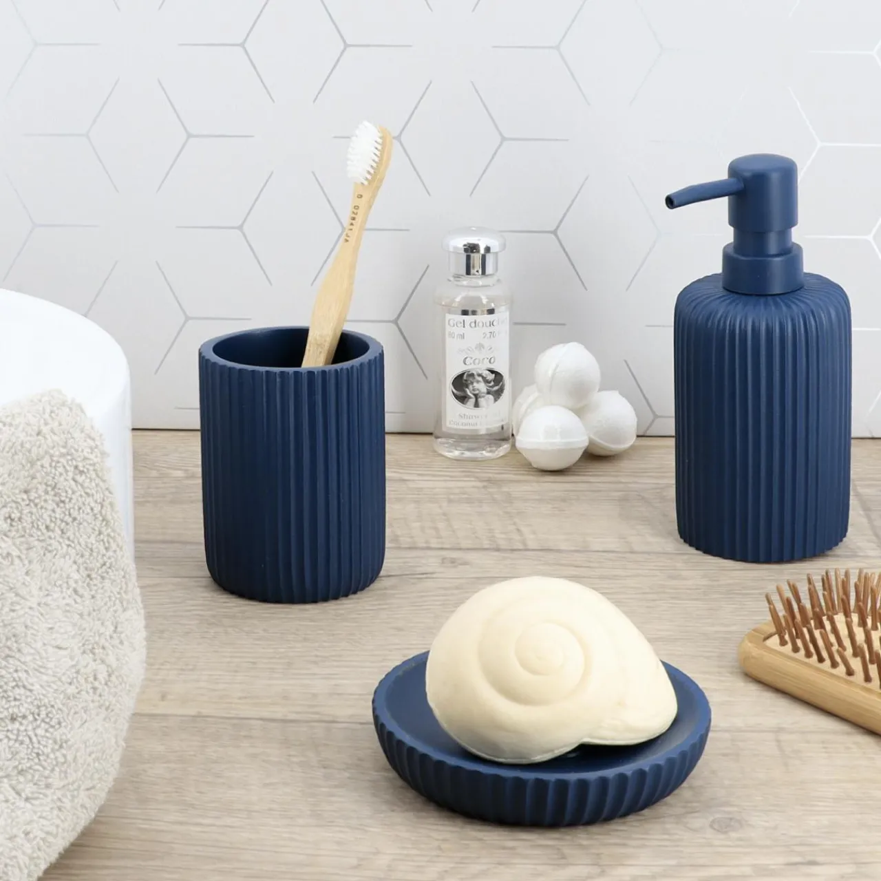 Accessoire Salle De Bain|TENDANCE Set d'accessoires salle de bain résine Strié Bleu marine