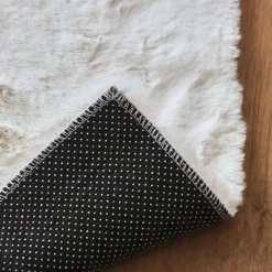 Tapis De Chambre/Salon|EMINZA Tapis rectangulaire fausse fourrure (140 x 200 cm) Finn Blanc