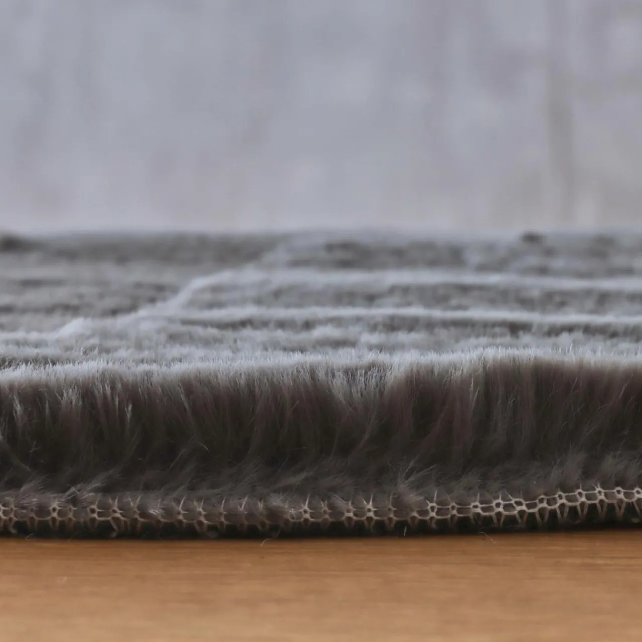 Tapis De Chambre/Salon|EMINZA Tapis rectangulaire fausse fourrure (140 x 200 cm) Finn Gris Anthracite